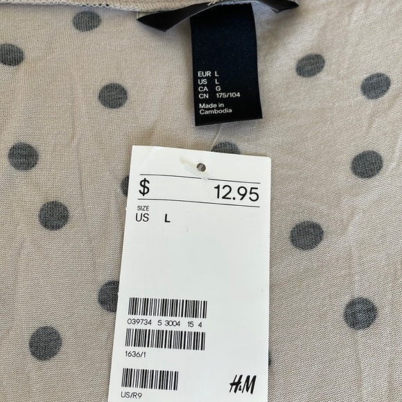 H&M Polka Dot top - Picture 2 of 2